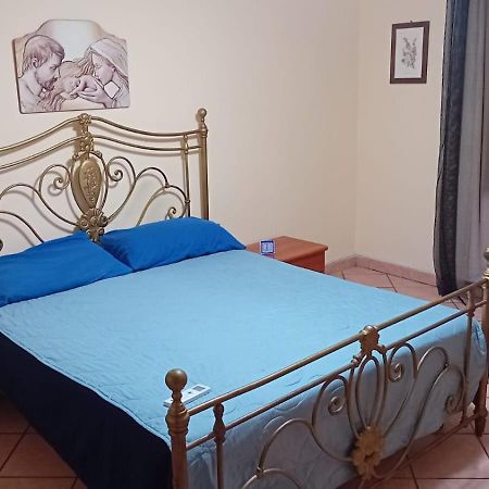 Cheap Central Room Palermo Exterior photo